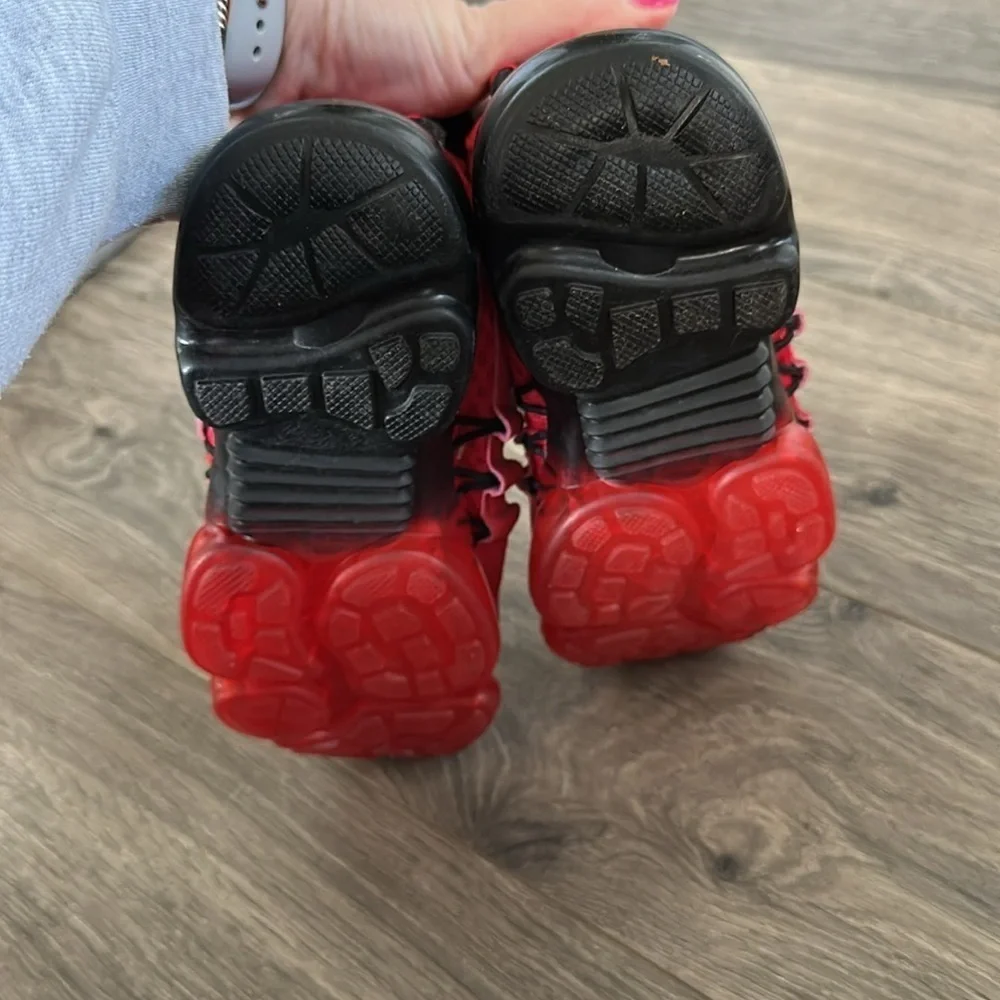Mens Black and Red Sneakers size 35